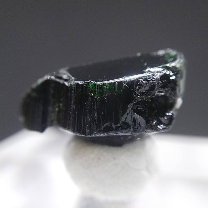 388 カラーチェンジ クロムトルマリン 結晶 原石