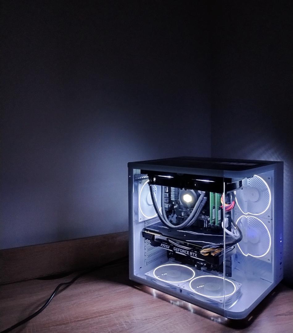 ゲーミングPC/Ryzen9 3900X/RTX2070Super/メモリ32G