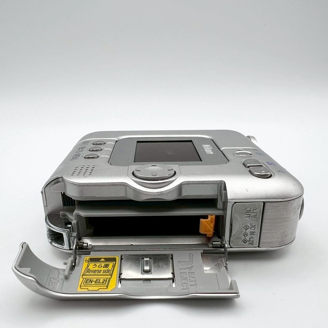【完動品】Nikon COOLPIX SQ コンデジ シルバー 動作確認済