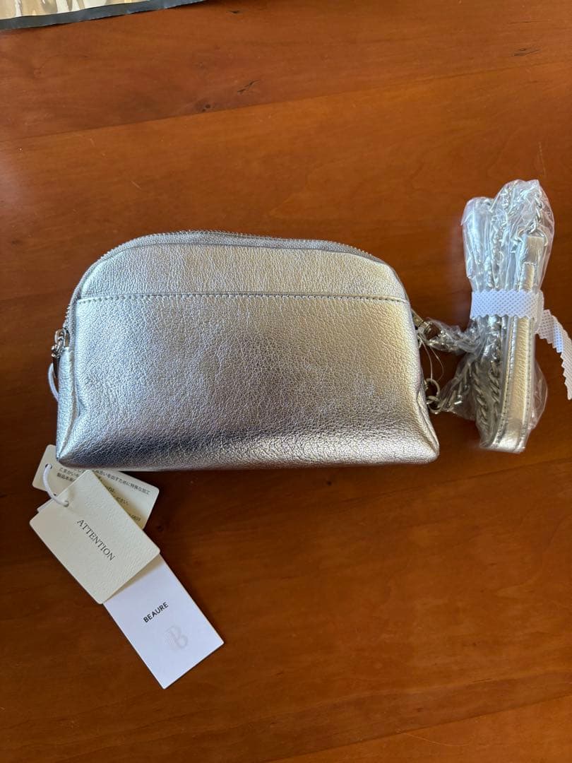 【BEAURE/ビュレ】トリプルファスナー ミニポシェット　シルバー