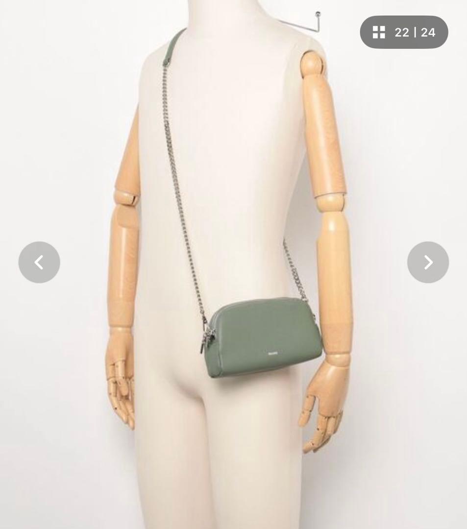 【BEAURE/ビュレ】トリプルファスナー ミニポシェット　シルバー