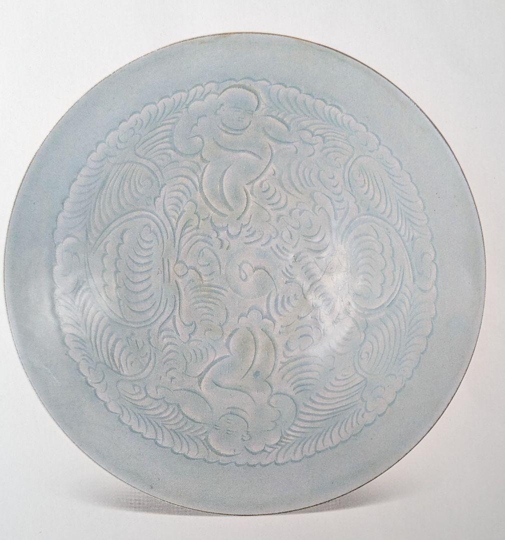 北宋青白磁 刻花嬰戯牡丹文碗 中国骨董 香港の現地オークションで購入