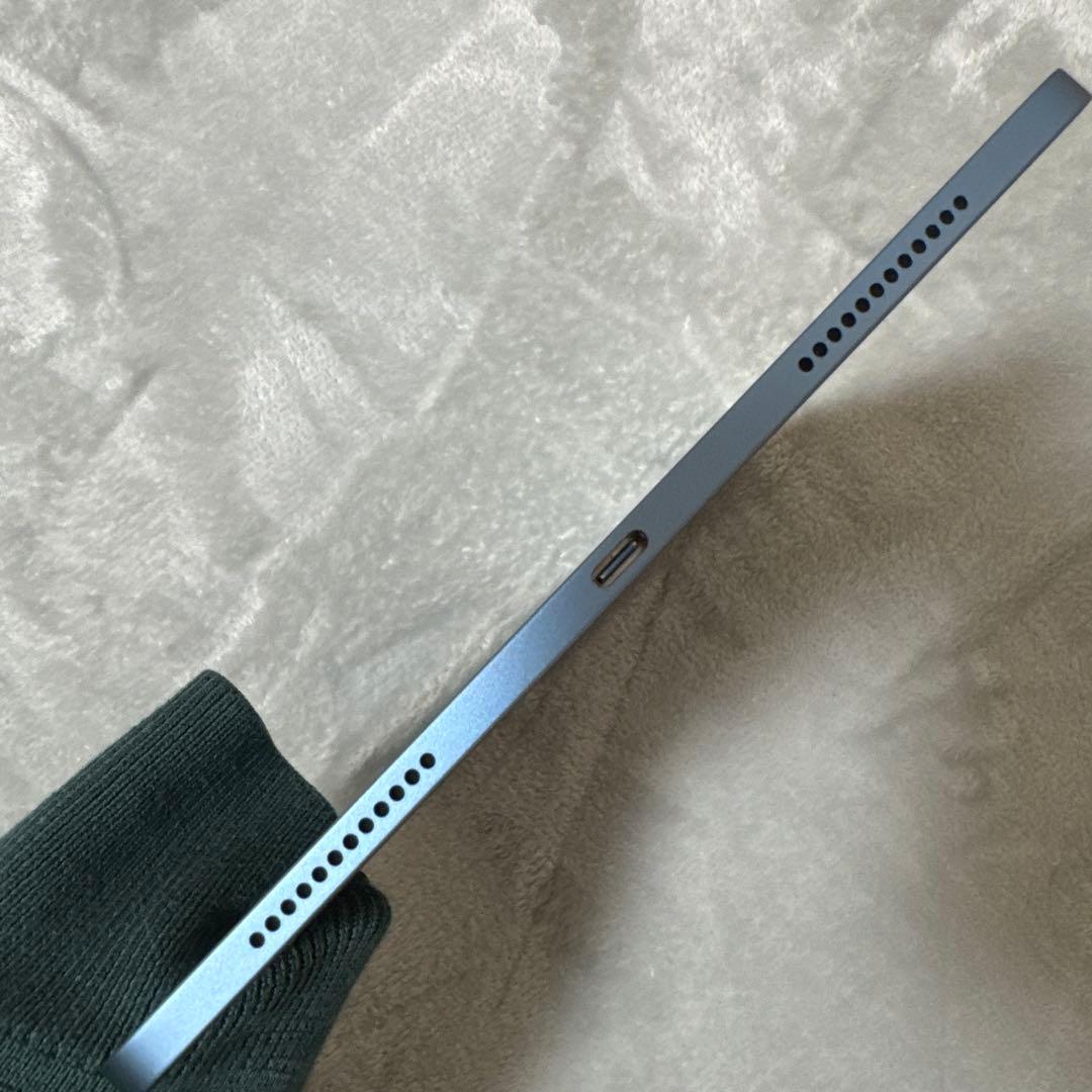 Apple iPad Air (第5世代) 本体 充電器・ケース付き