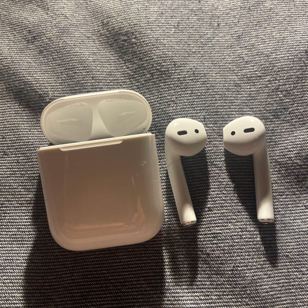 Apple AirPods 2本体 充電ケース付き　正規品