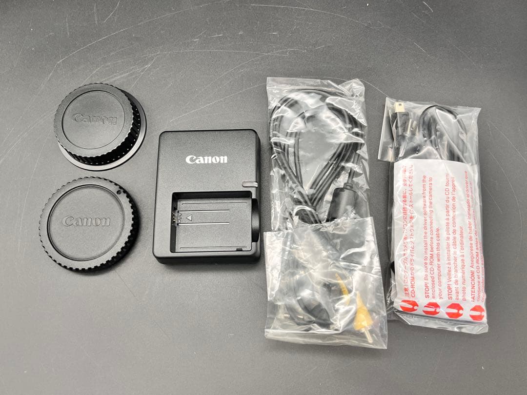 Canon キャノン EOS Kiss X2 ダブルズームキット 一眼レフカメラ