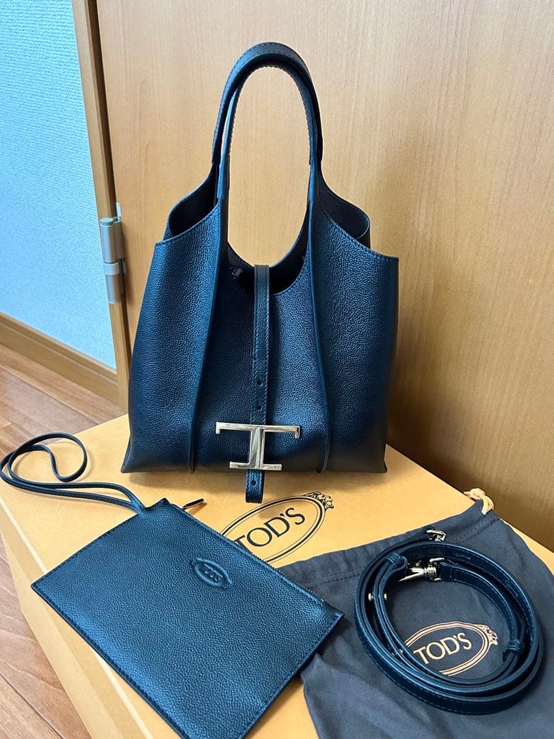 Tタイムレス レザーショルダーバック ミニ ブラック