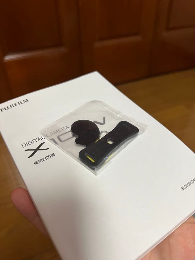 シ*ン様 FUJIFILM X100V ブラック 値下げはコメントへ