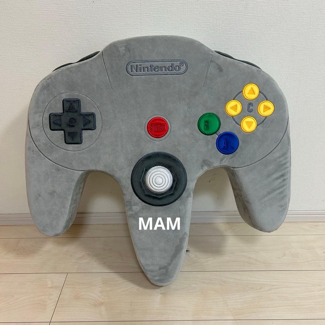 クッション NINTENDO 64 コントローラーニンテンドーミュージアム