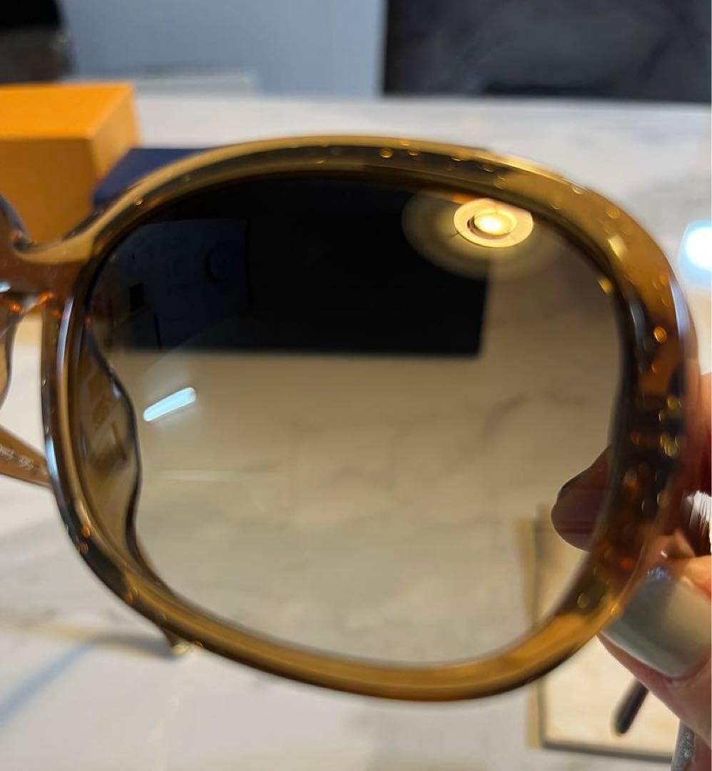 【HMMH7です】ヴィトンサングラス　正規品　取り扱い説明書あり