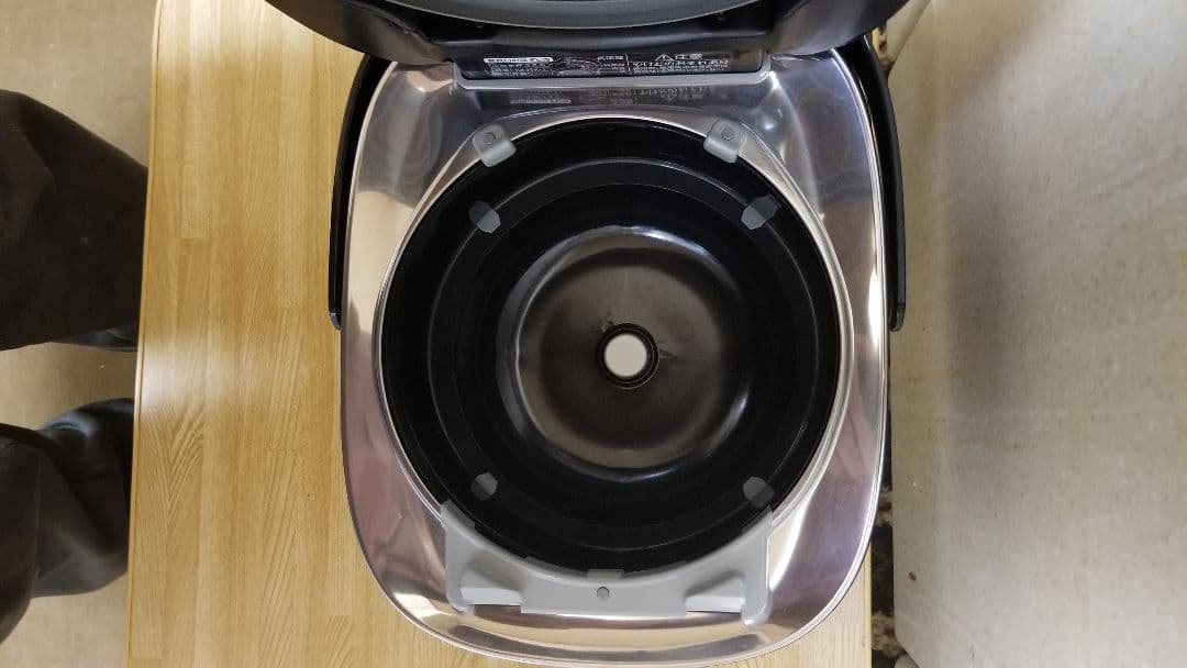 ☆2021年製☆東芝真空圧力IH炊飯器☆タッチパネル操作☆真空保温機能搭載