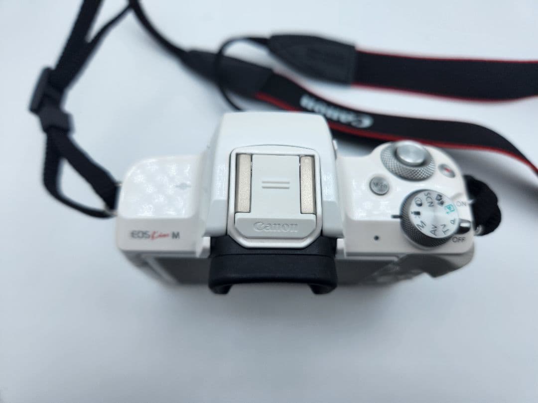 EOS Kiss M ダブルズームキット