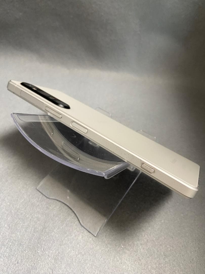 美品 国内版 SIMフリー Xperia 1 V 256GB シルバー色