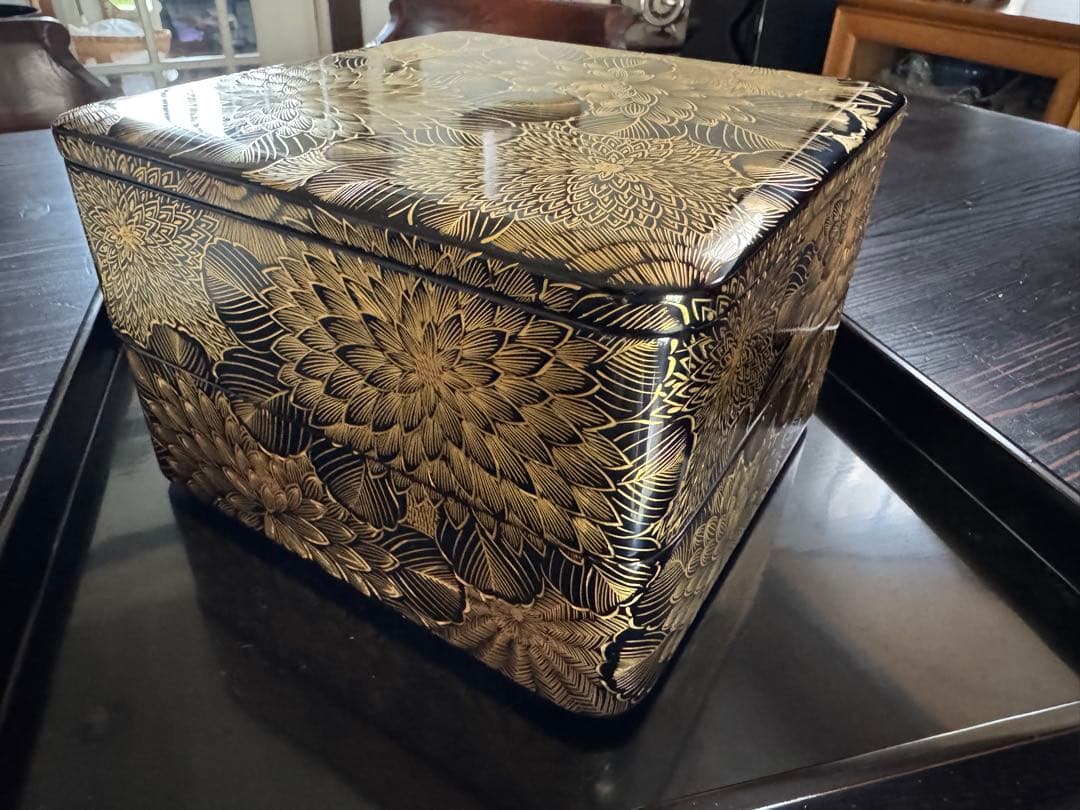 輪島塗（重要無形文化財）沈金 花詰文 二段重