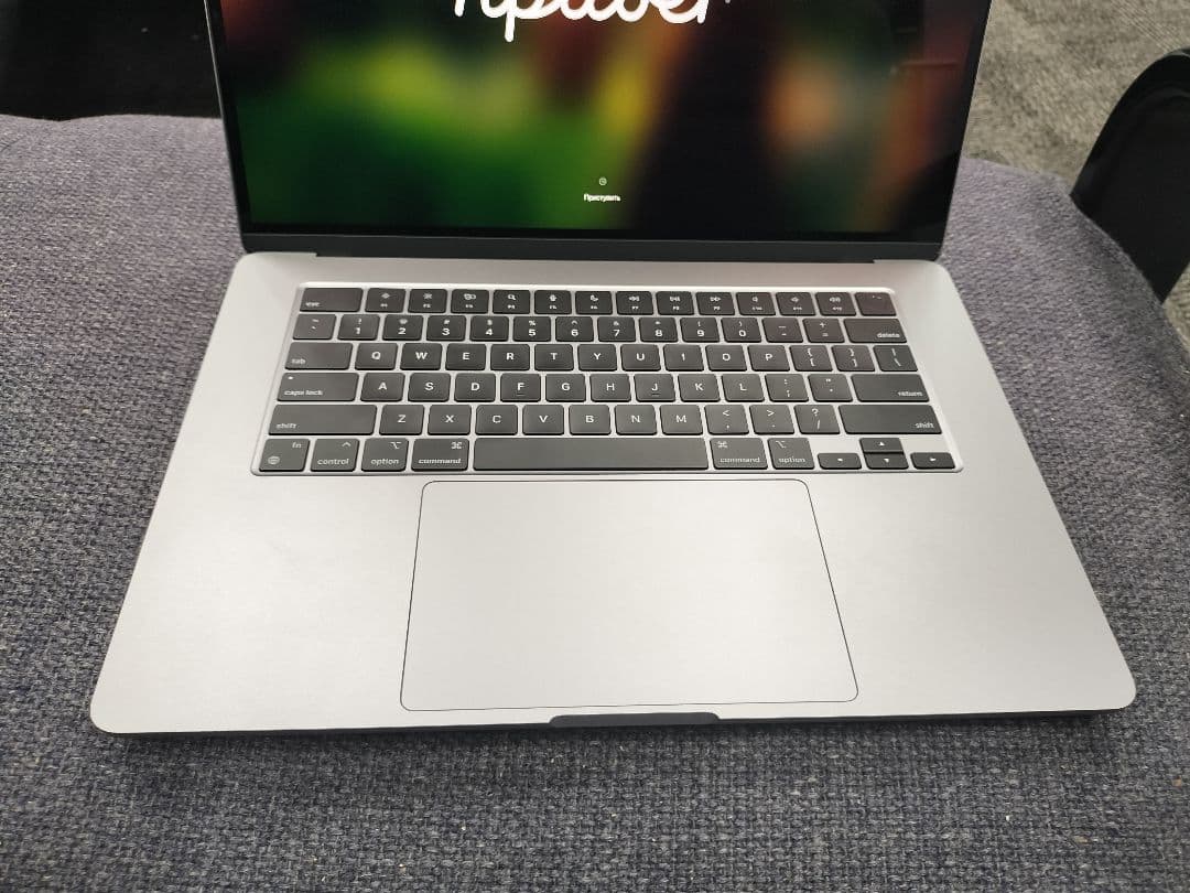 2024 MacBook Air M3チップ、15インチ