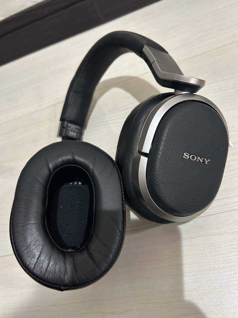 【美品】SONY ワイヤレスヘッドホン MDR-HW700DS