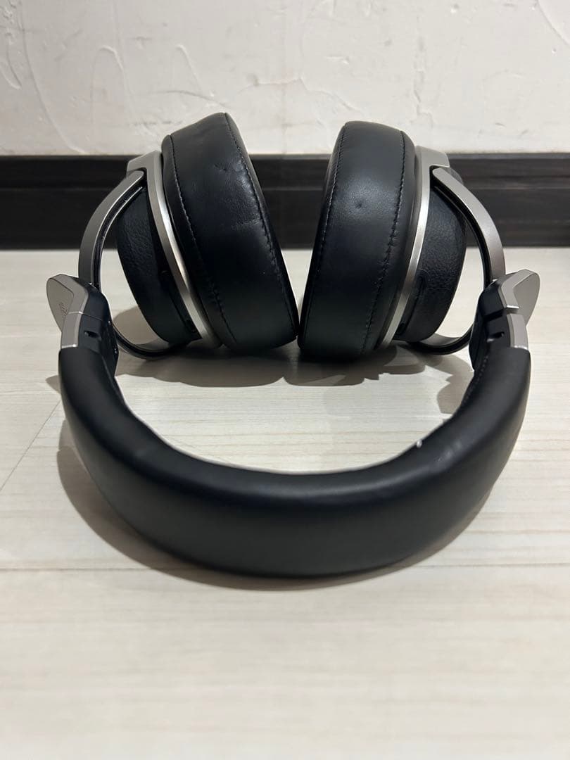 【美品】SONY ワイヤレスヘッドホン MDR-HW700DS