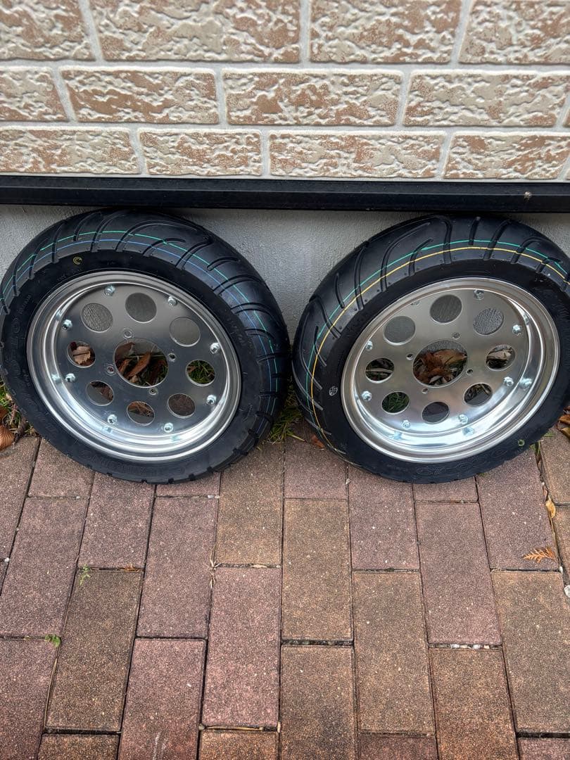 バイク　未使用アルミホイール 10インチタイヤ付き