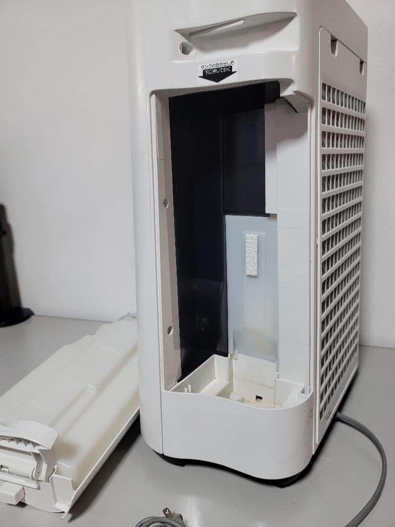 美品　SHARP 空気清浄機 KC-P500Y-W ホワイト