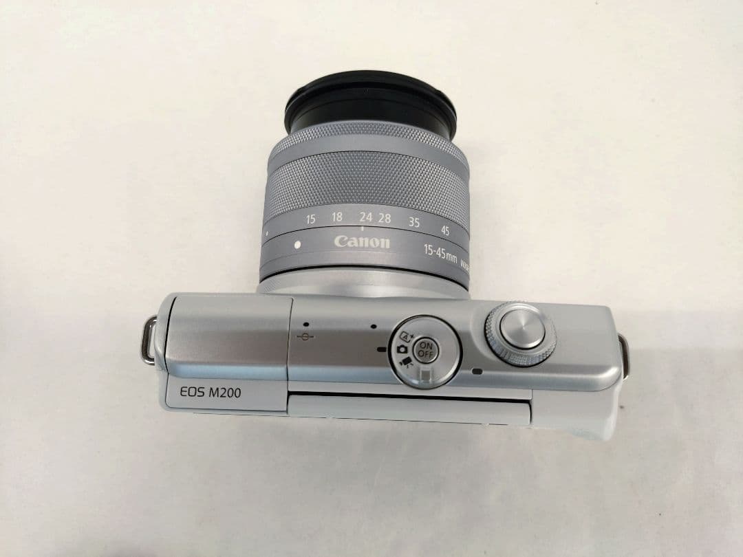 Canon EOS M200 EF-M14-45ｍｍレンズキットホワイト