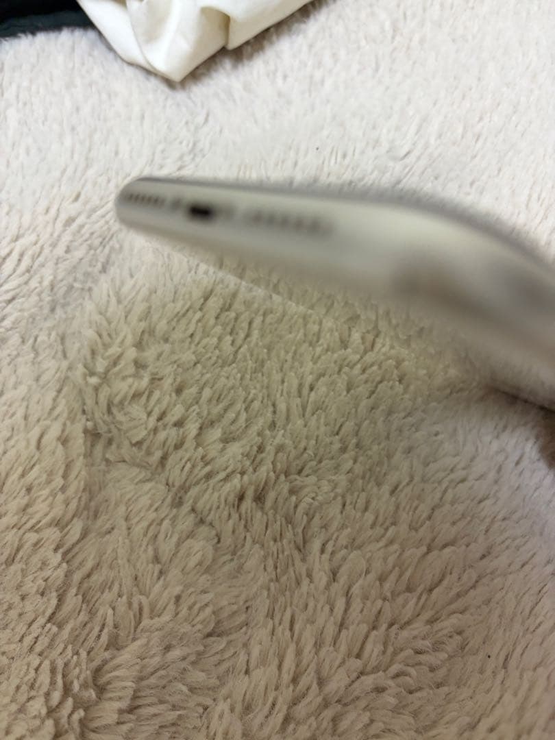 Apple iPhone 11 ホワイト 本体 SiMなし