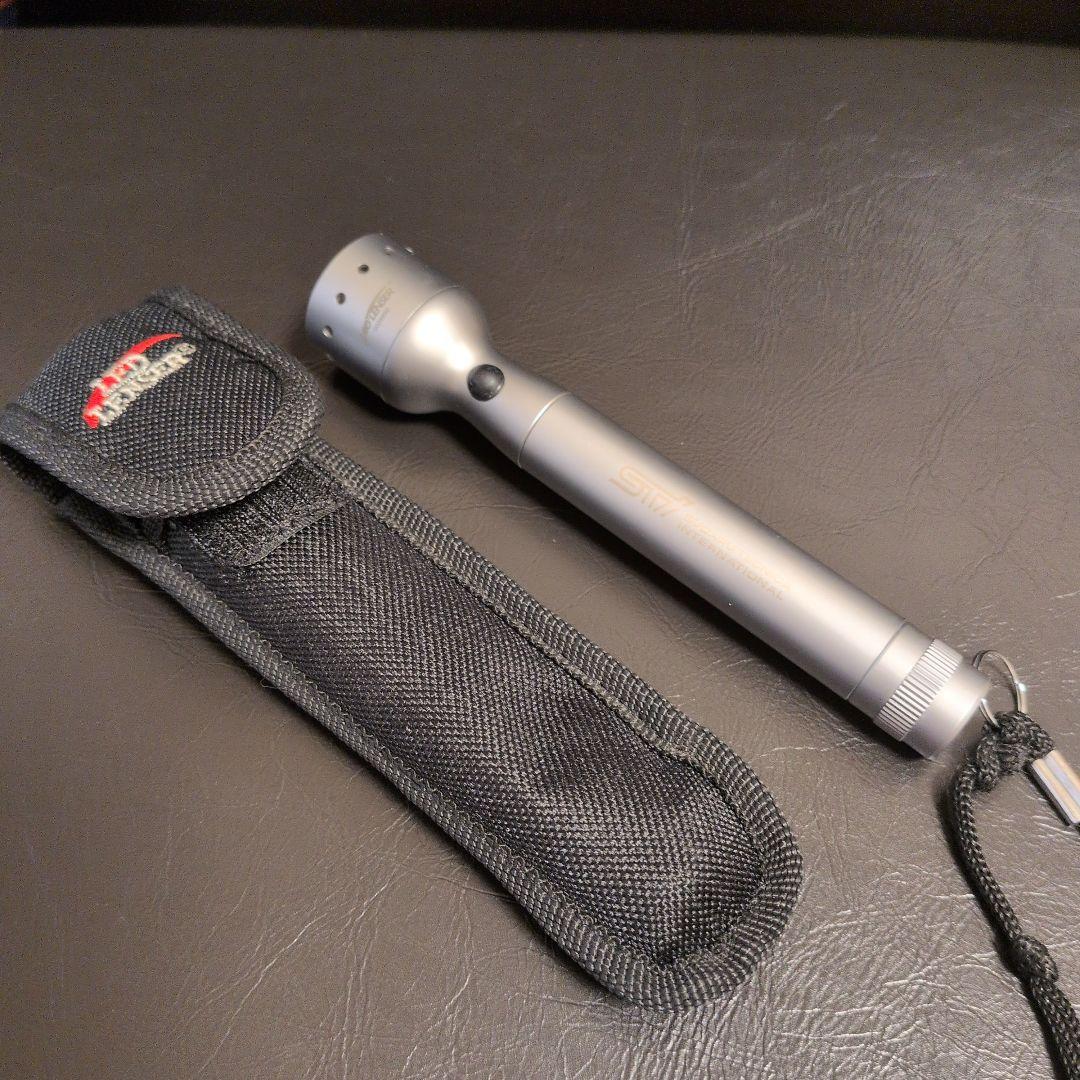 SUBARU TECNICA INTERNATIONAL LEDライト