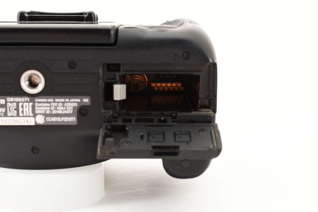 デジタル一眼レフカメラ Canon EOS Kiss X8i標準レンズセット