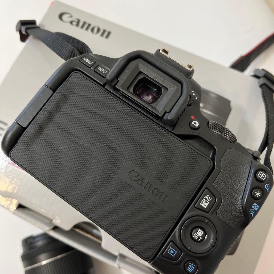 Canon EOS Kiss x10 一眼レフカメラ　EF-S18-55レンズ付