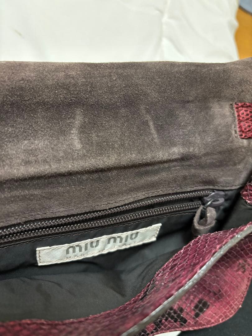 Miu miu ミュウミュウショルダーバッグ