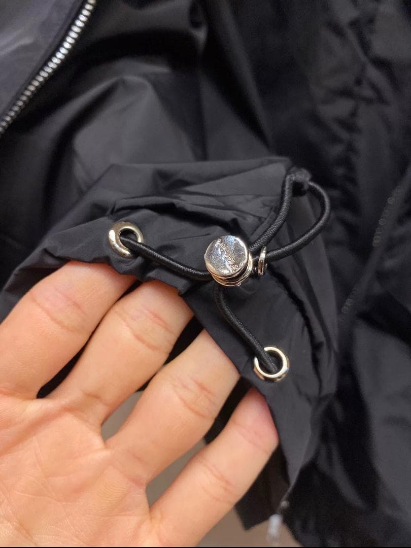 PRADA ブラック ナイロンジャケット フード付き