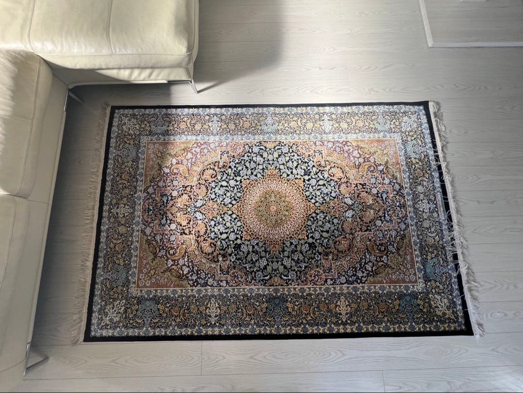 シルク　ペルシャ絨毯　202×135 クムアフマディ工房