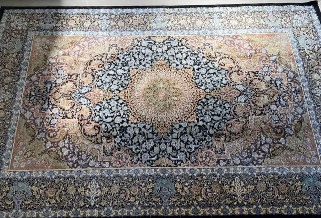 シルク　ペルシャ絨毯　202×135 クムアフマディ工房