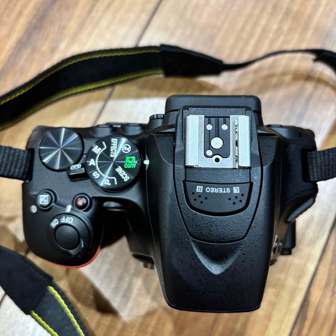 Nikon ニコンD5600 18-55mm + 70-300mm VR Kit