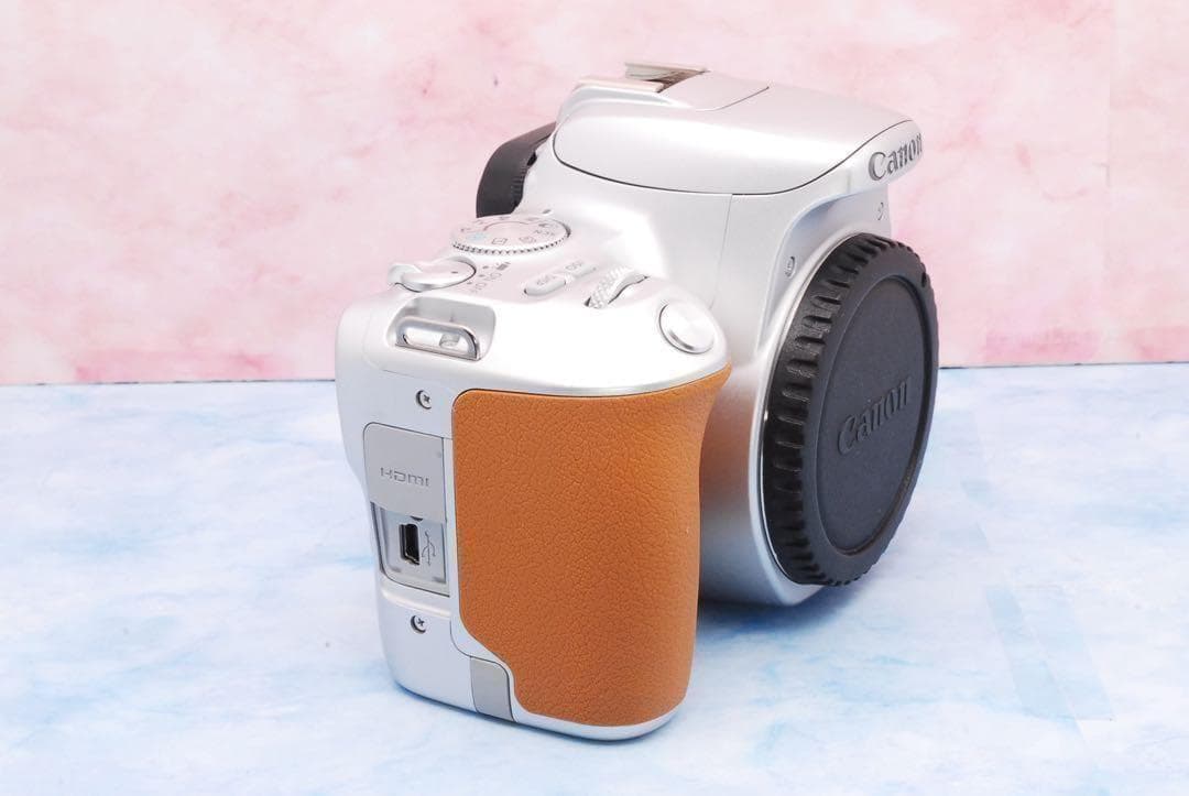 Canon kiss X9☆シルバー☆一眼レフカメラ★高性能STM＆超望遠