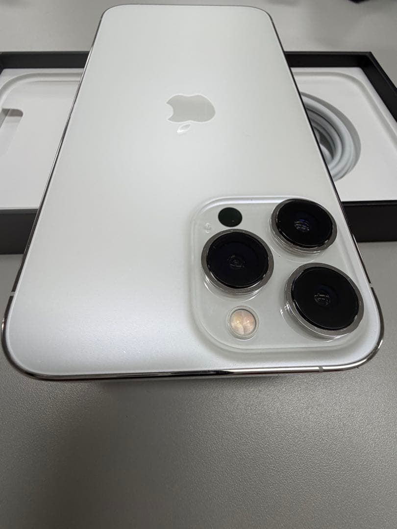 Apple iPhone 13 ProMAXシルバー 本体