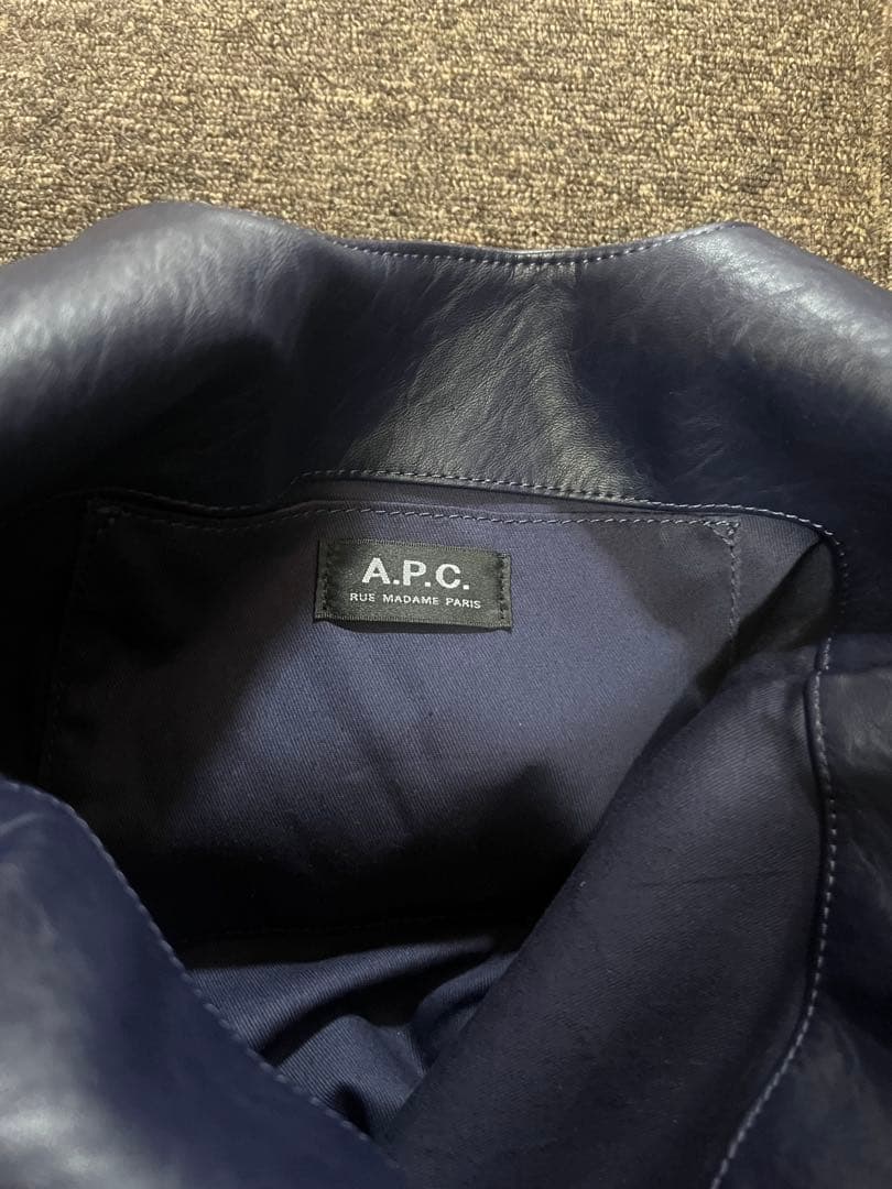 A.P.C. ネイビー バック