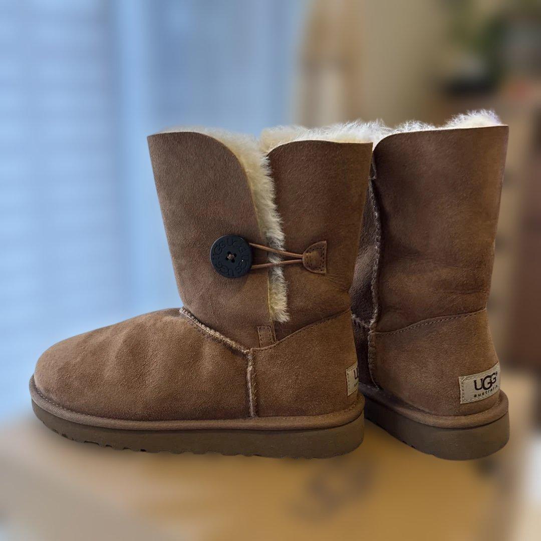 未使用✨美品✨UGG ブラウン ムートンブーツ ボタン付き