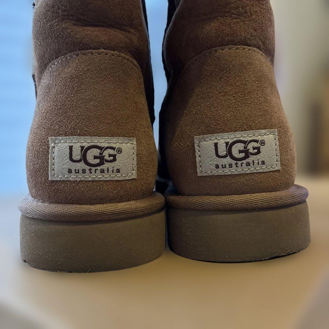 未使用✨美品✨UGG ブラウン ムートンブーツ ボタン付き