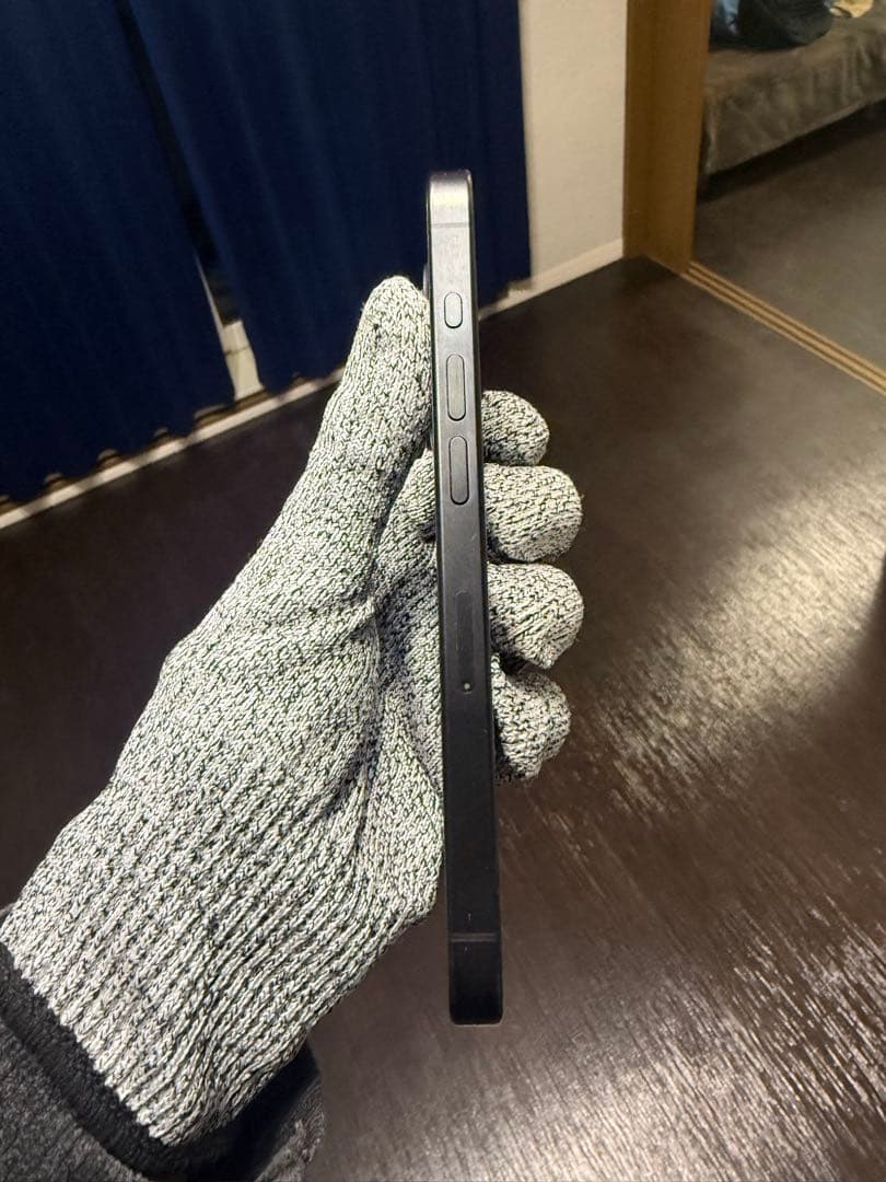 iPhone 15 Pro 128GB ブラックチタニウム バッテリー88%