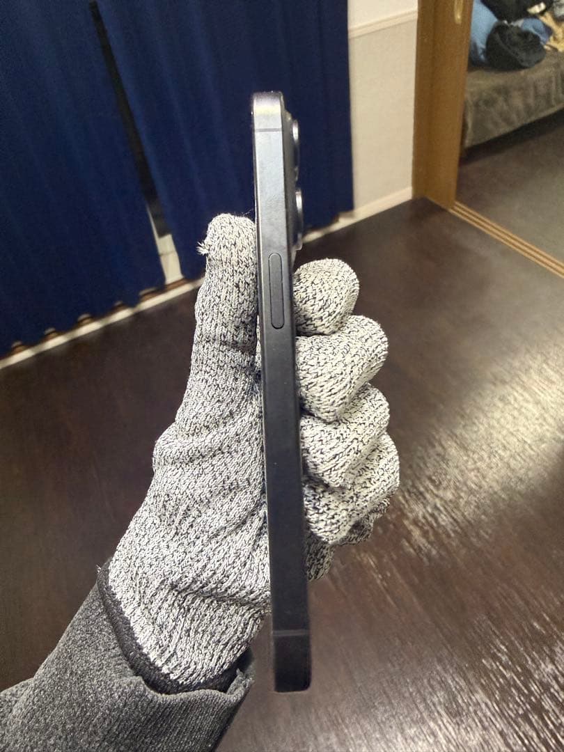 iPhone 15 Pro 128GB ブラックチタニウム バッテリー88%