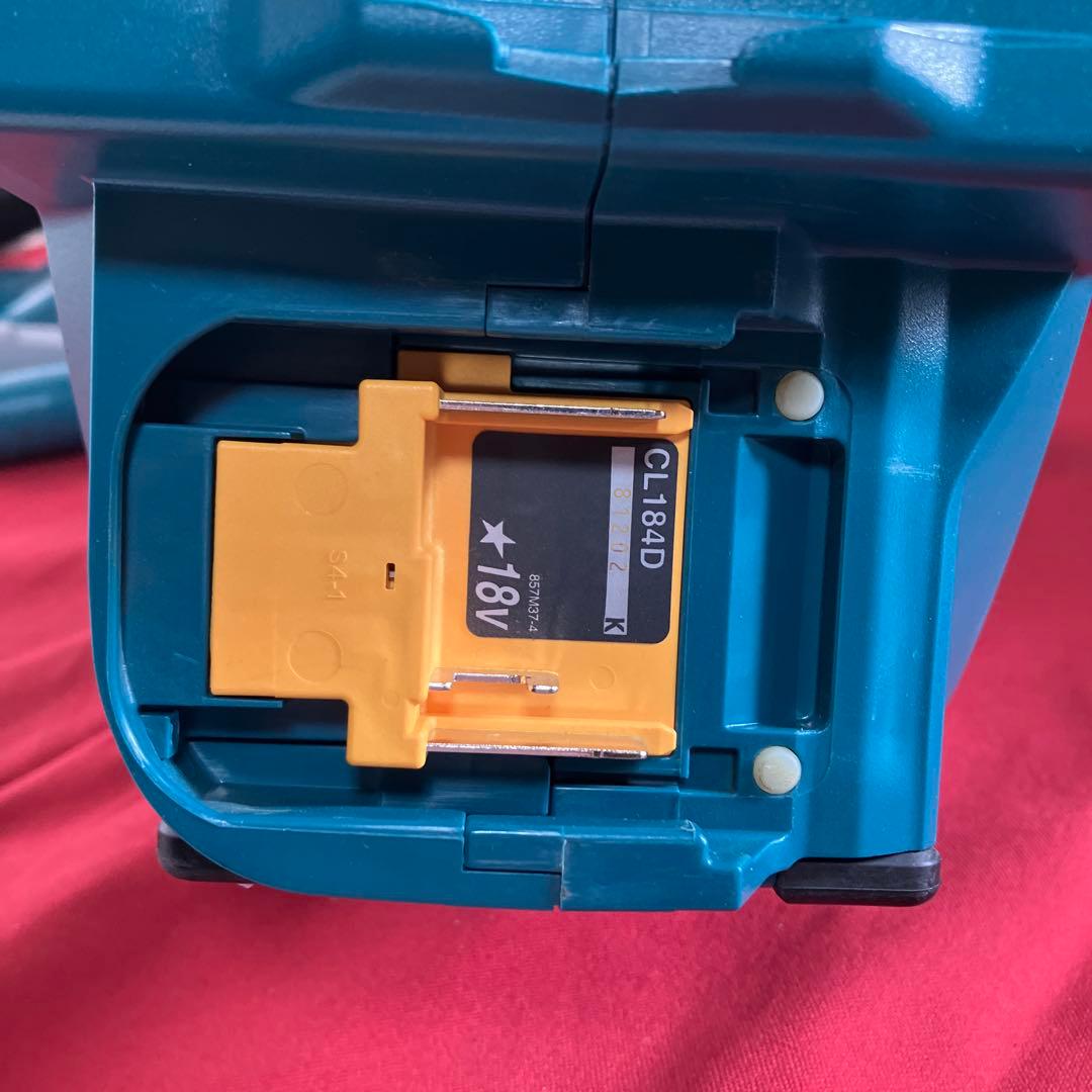 Makita ハンディクリーナー　CL184D ケース付き