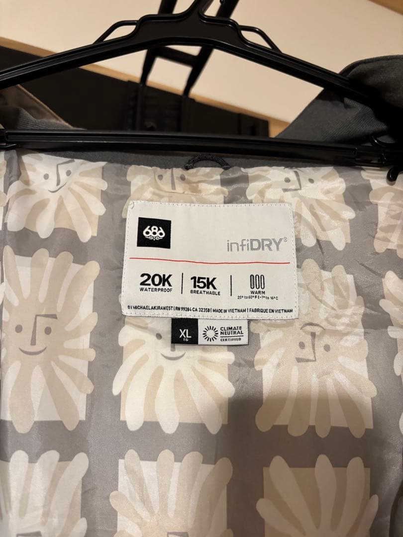 スノーボードウェア 686 シックスエイトシックス DOJO ジャケット　XL