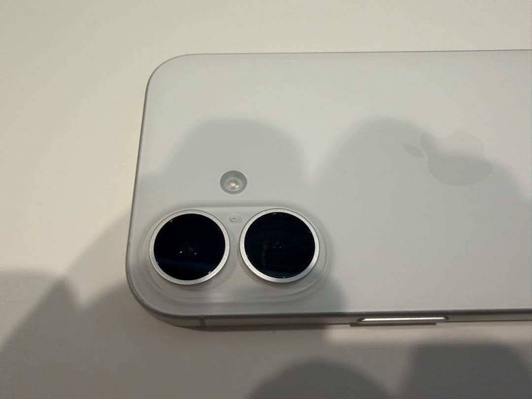 Apple iPhone 16 128GB ホワイト