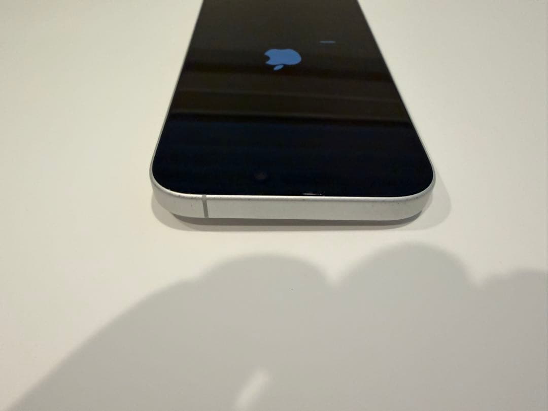 Apple iPhone 16 128GB ホワイト