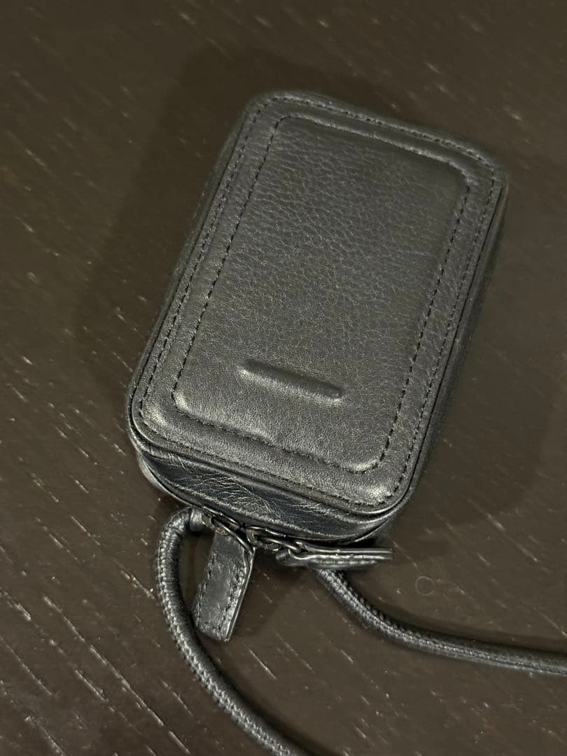 objcts.io マイクロバッグ ブラック レザー ストラップ