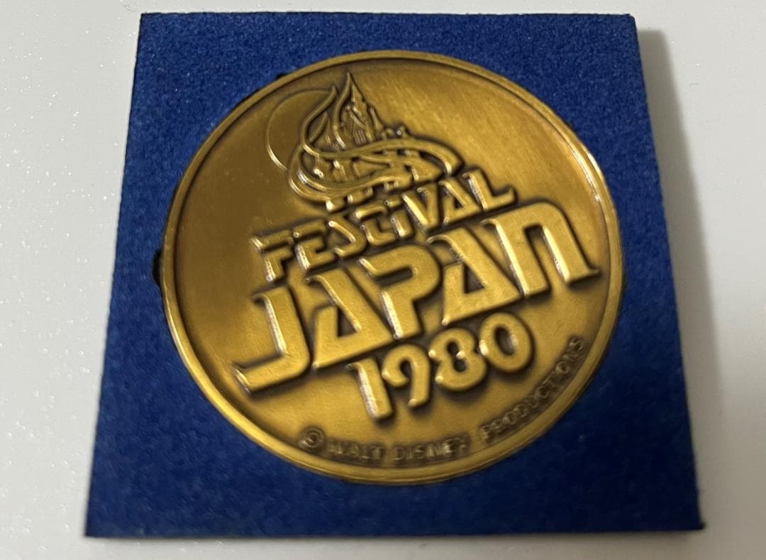 アナハイム ディズニーランド ミッキーマウスイヤリング＆非売品 記念メダル