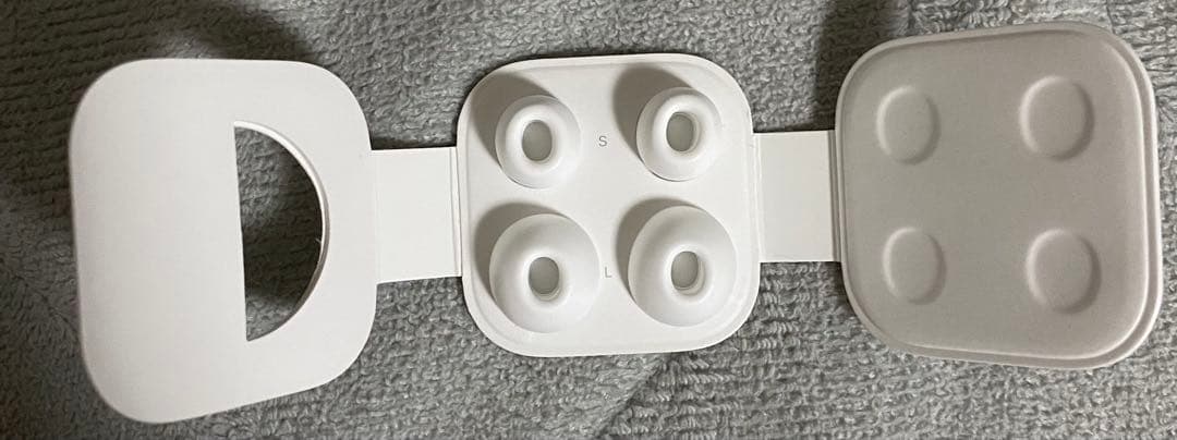 【美品】Apple AirPods Pro 第1世代イヤホン カバー付き