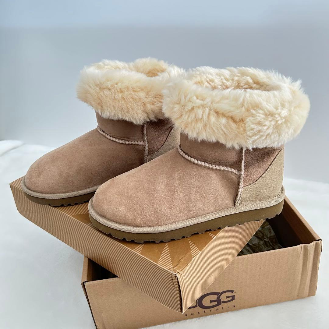 UGG アグムートンブーツ　クラシック　 ベージュ