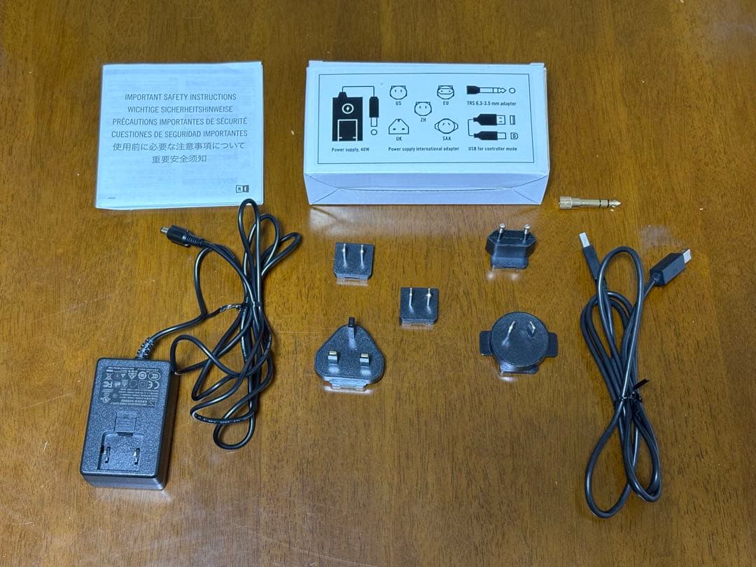 MASCHINE＋plus(ガイドブック付）Native Instruments