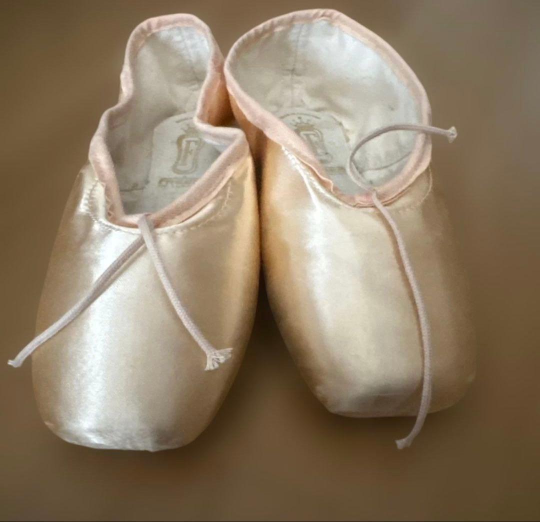 Freed of London トゥシューズ 5 XX ト音記号