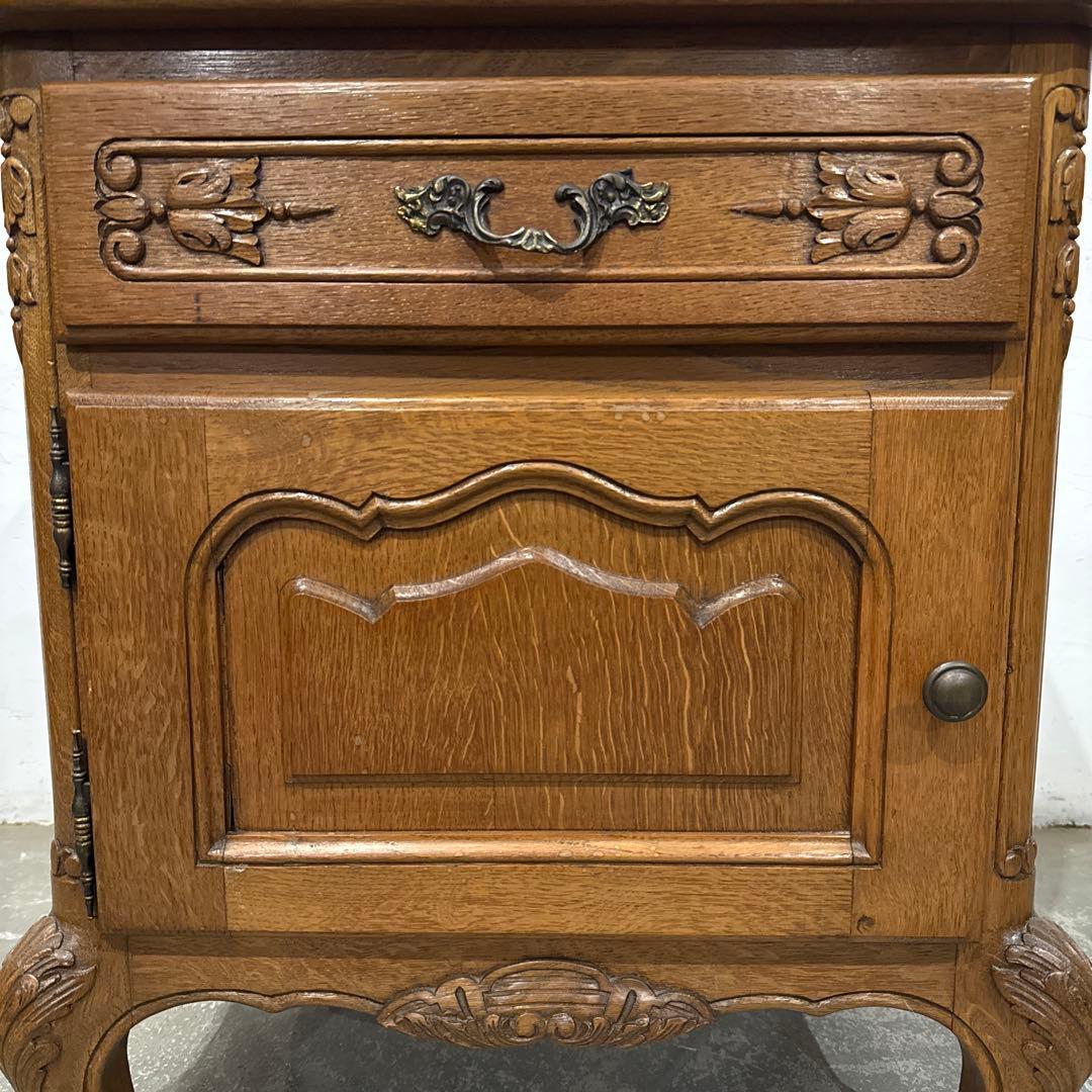 年末年始saleヴィンテージ　木製サイドテーブル　引き出し／扉収納付き　2